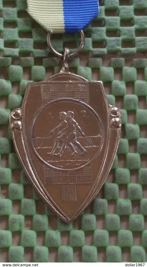 Medaille :Netherlands  -  W.V De Trekkers Borne - 15-4-1989  / Vintage Medal - Walking Association . - Andere & Zonder Classificatie