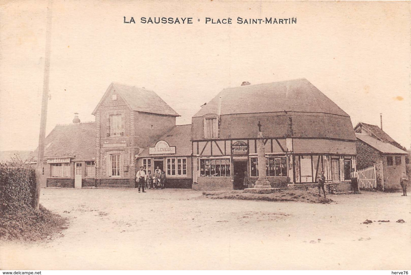 LA SAUSSAYE - Place Saint-Martin - Autres & Non Classés