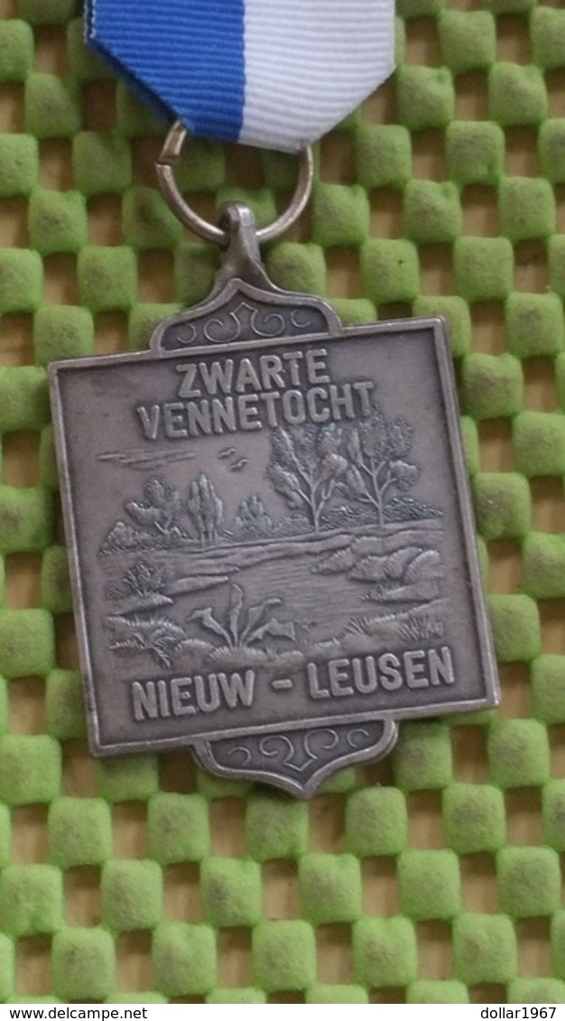 Medaille :Netherlands  -  Zwarte Vennentocht - Nieuw-leusen. 31-5-1986   / Vintage Medal - Walking Association . - Andere & Zonder Classificatie