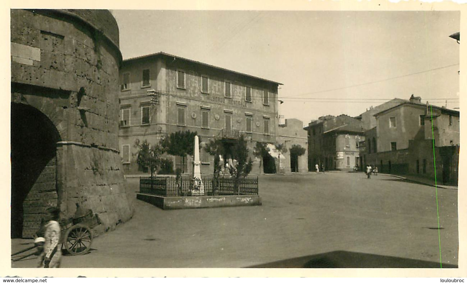 PIOMBINO ITALIE ALBERGO CENTRALE ET MONUMENT AUX MORTS FORMAT 11 X 6.50 CM - Luoghi