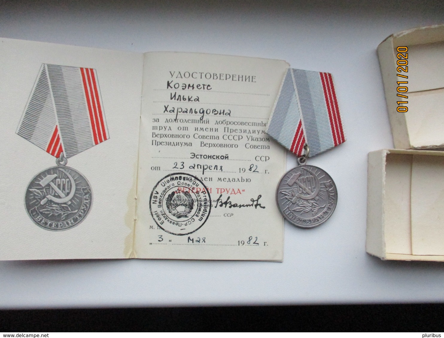 RUSSIA USSR MEDAL TO WOMEN IN ORIGINAL BOX AND WITH DOCUMENT , 0 - Rusia