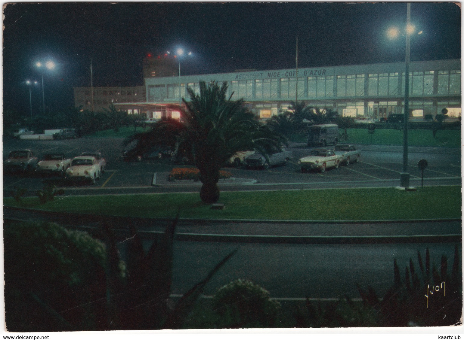 Nice: RENAULT CARAVELLE & FLORIDE, DAUPHINE, PEUGEOT 404, CITROËN HY - L'Aérogare Prise De Nuit - AIRPORT - Cote D'Azur - Toerisme