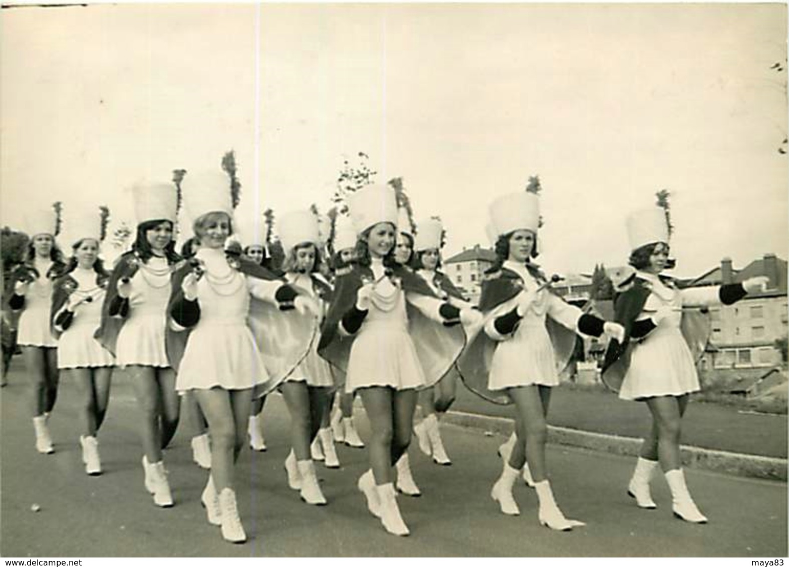 LOT DE 21 PHOTOS DE MAJORETTES TOUTES SCANNEES - Pin-ups