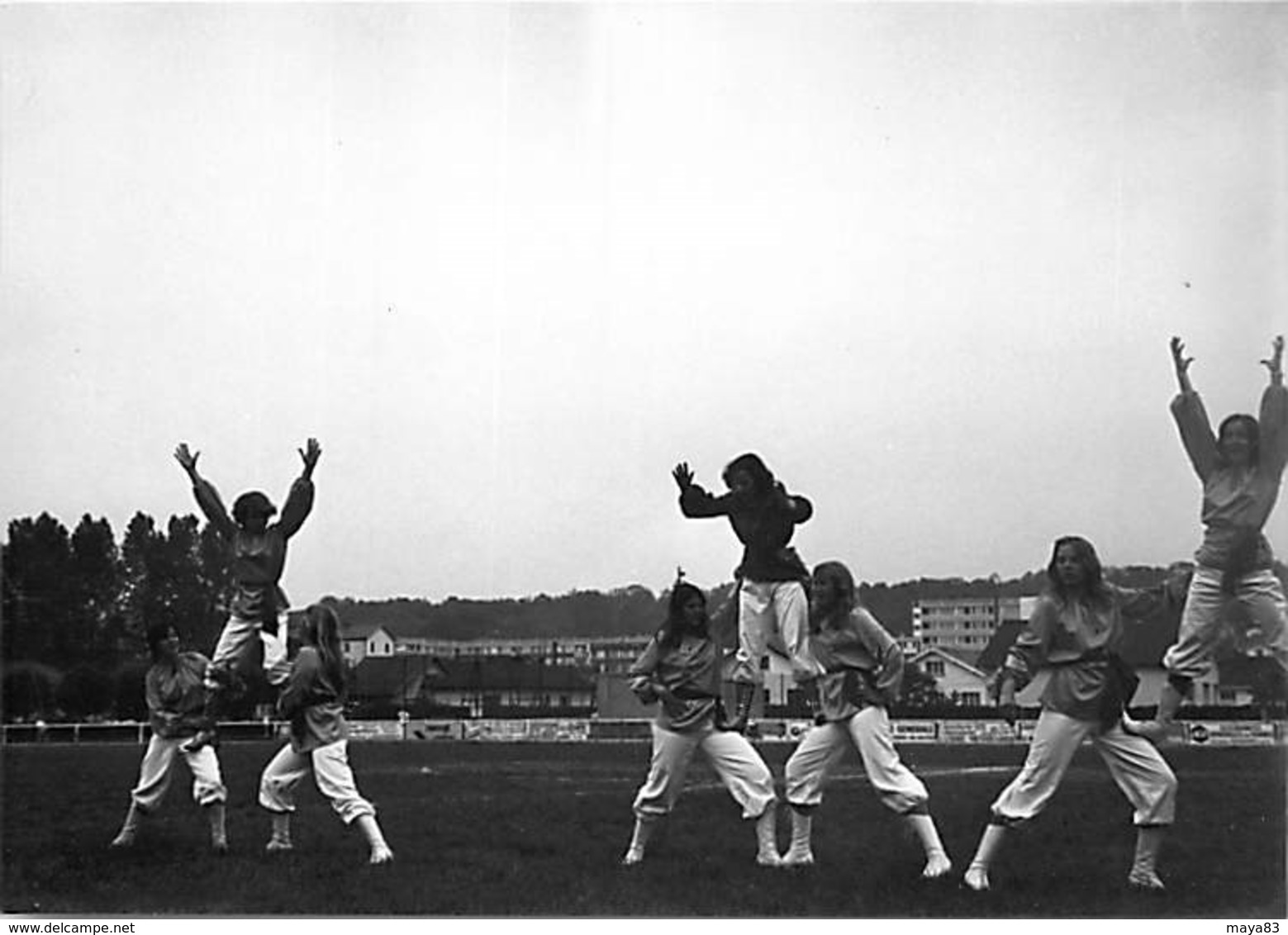 LOT DE 3 PHOTOS DE MAJORETTES TOUTES SCANNEES - Pin-ups