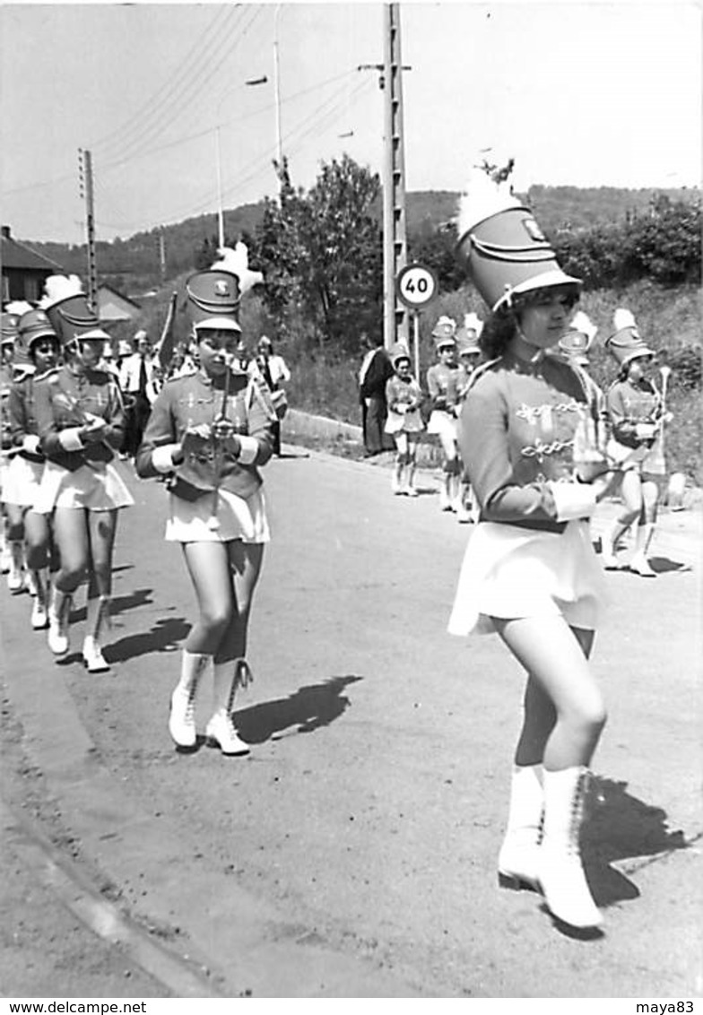 LOT DE 5 PHOTOS DE MAJORETTES TOUTES SCANNEES - Pin-ups