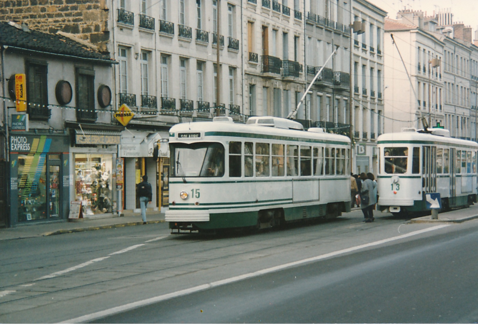 Saint Etienne (42) Novembre 1992 - Tramway - Rames N°15 & 16 - Saint Etienne