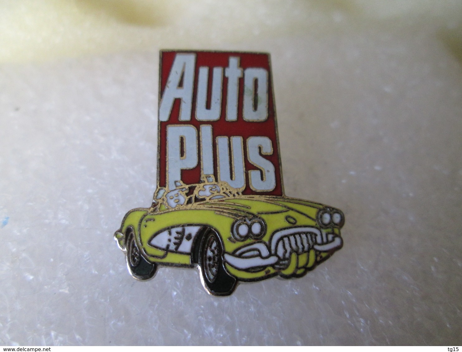 PIN'S    CHEVROLET  CORVETTE  C 1   AUTO PLUS  Email Grand Feu - Corvette