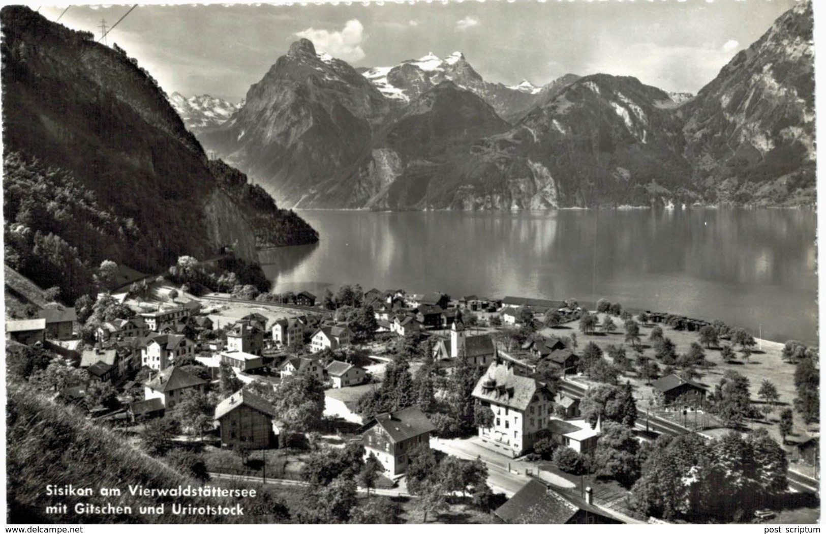 Suisse - Sisikon Am Vierwaldstättersee  Mit Gitschen Und Urirostock - Sisikon