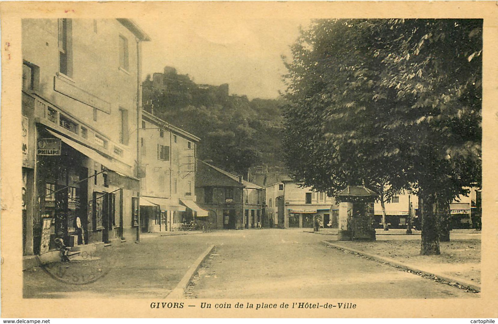 69 - GIVORS - Un Coin De La Place De L'HdV En 1934 - Givors