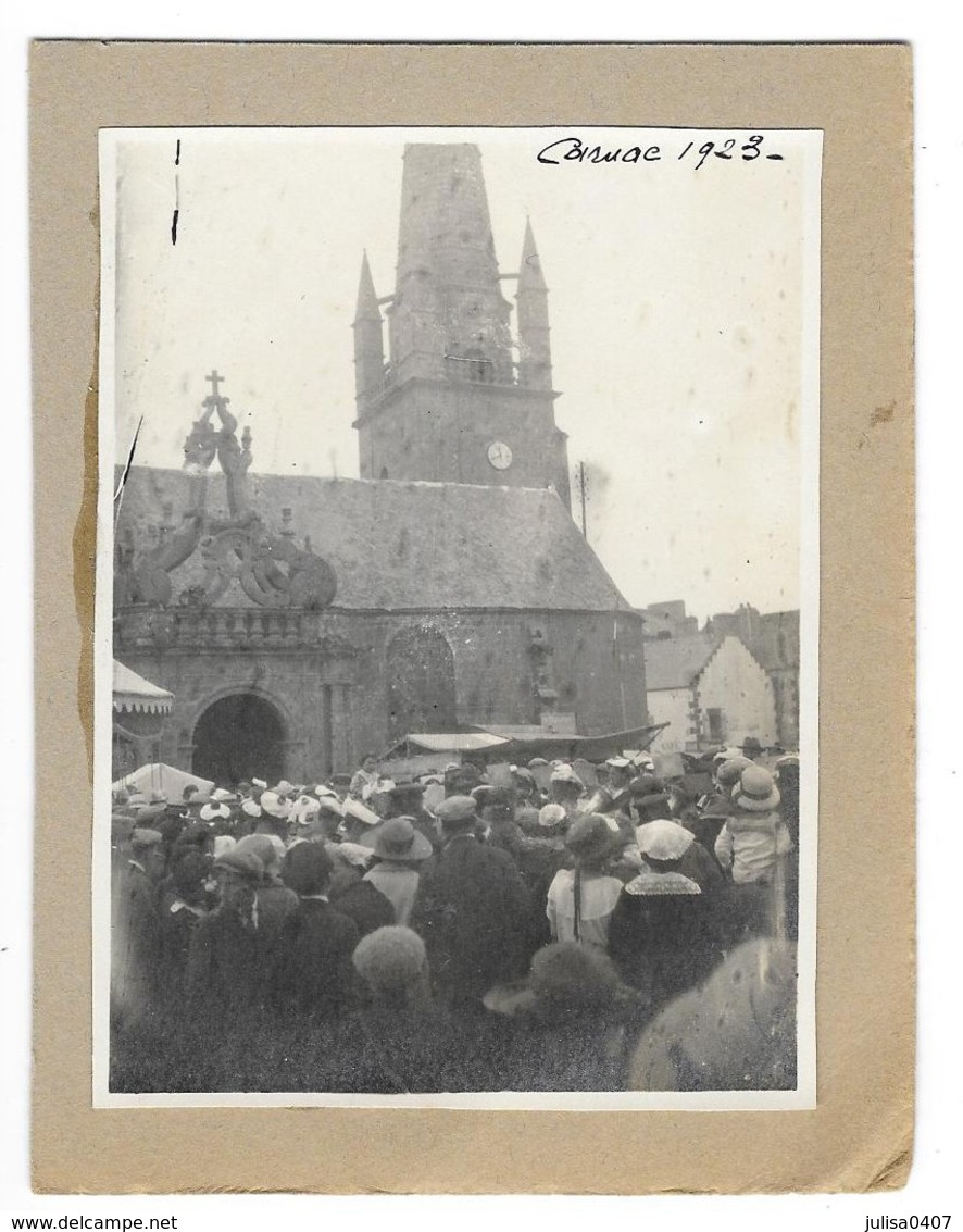 CARNAC (56) Photographie Contrecollée Sur Carton Place De L'église Cérémonie Animation 1923 - Carnac