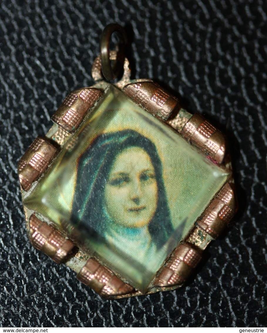 Pendentif Médaille Religieuse - Années 20 "Sainte Thérèse De L'Enfant Jésus / Lisieux" Religious Medal - Religion & Esotericism