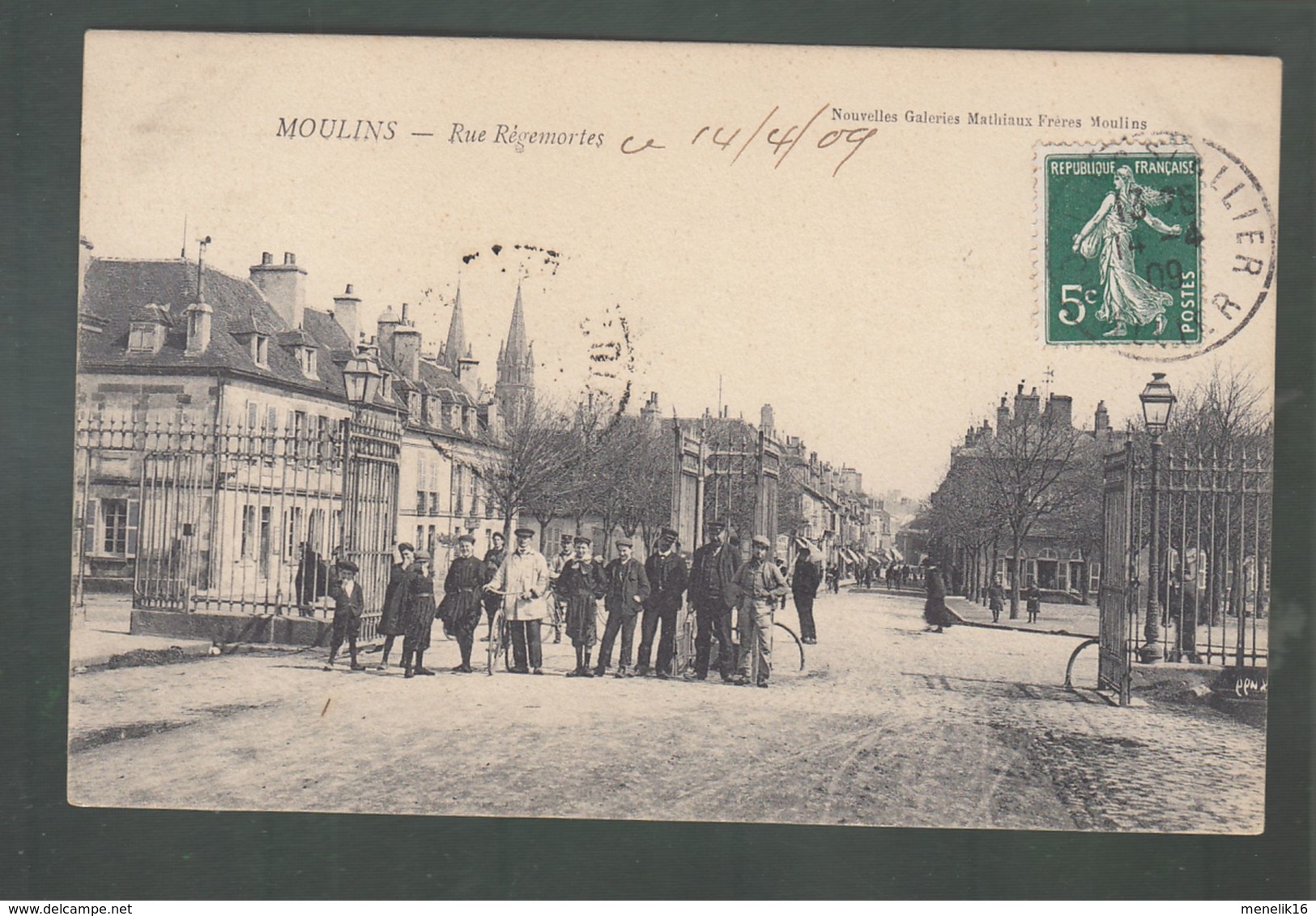 CPA - 03 - Moulins - Rue Régemortes - Moulins