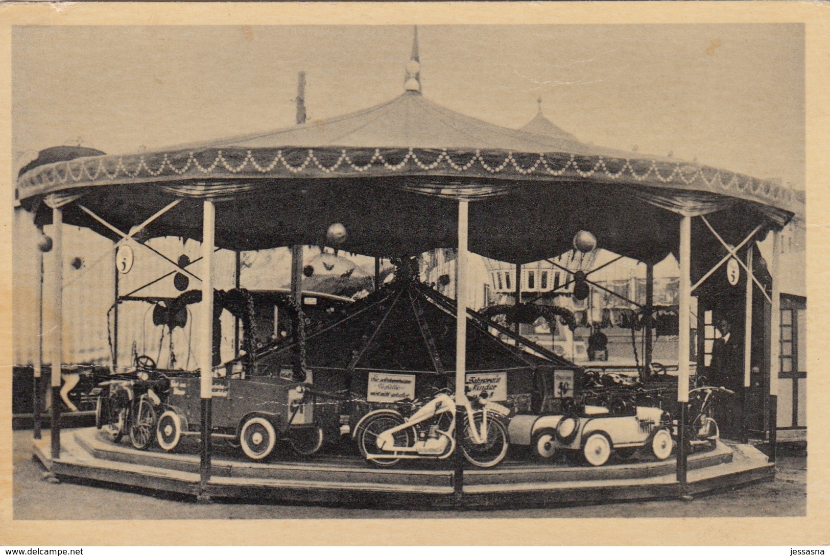 AK - Altes Ringelspiel (Karussell) - 30iger Jahre - Circus