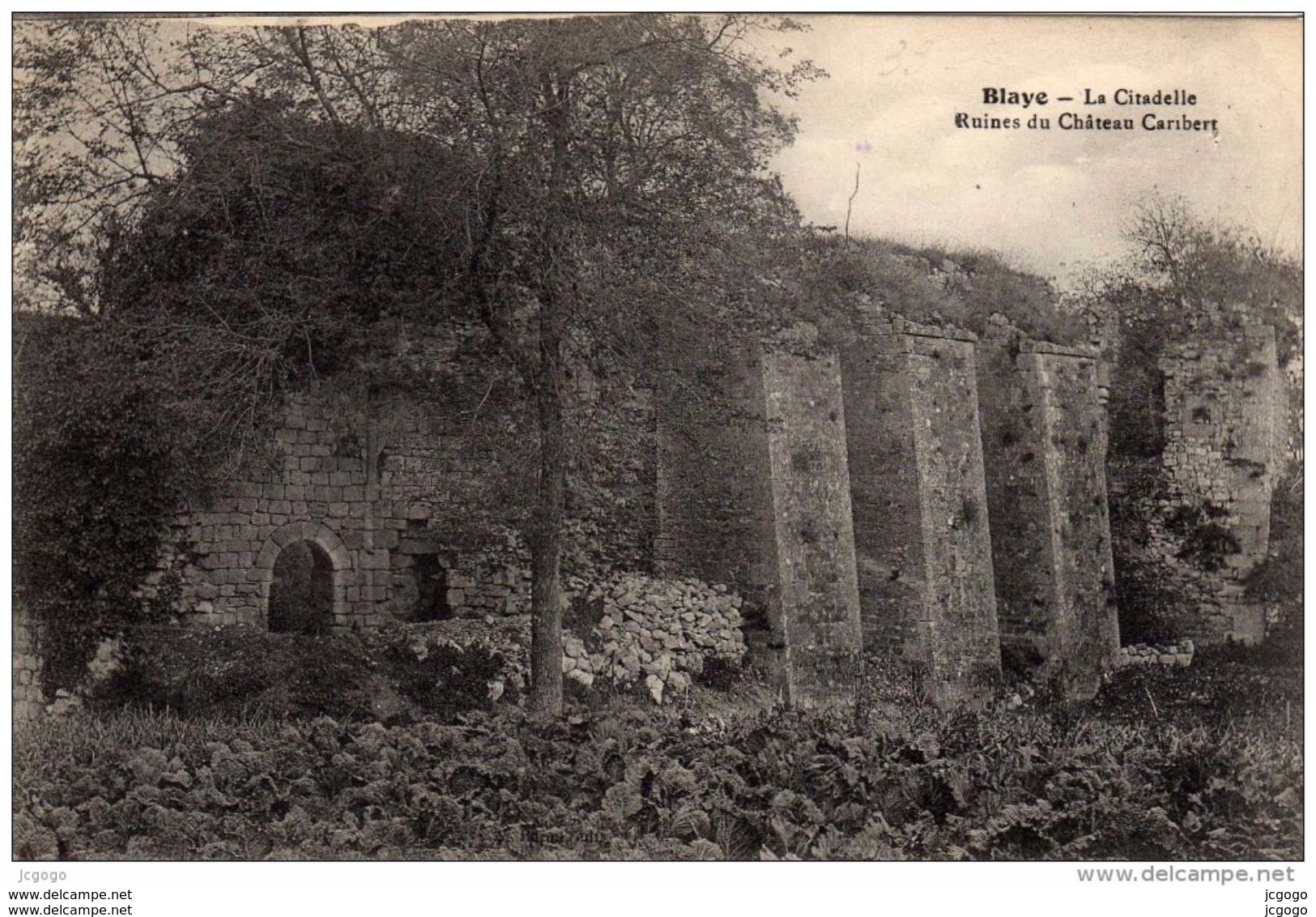 BLAYE - La Citadelle. Ruines Du Château Caribert. Carte écrite En 1920. 2 Scans. TBE - Blaye