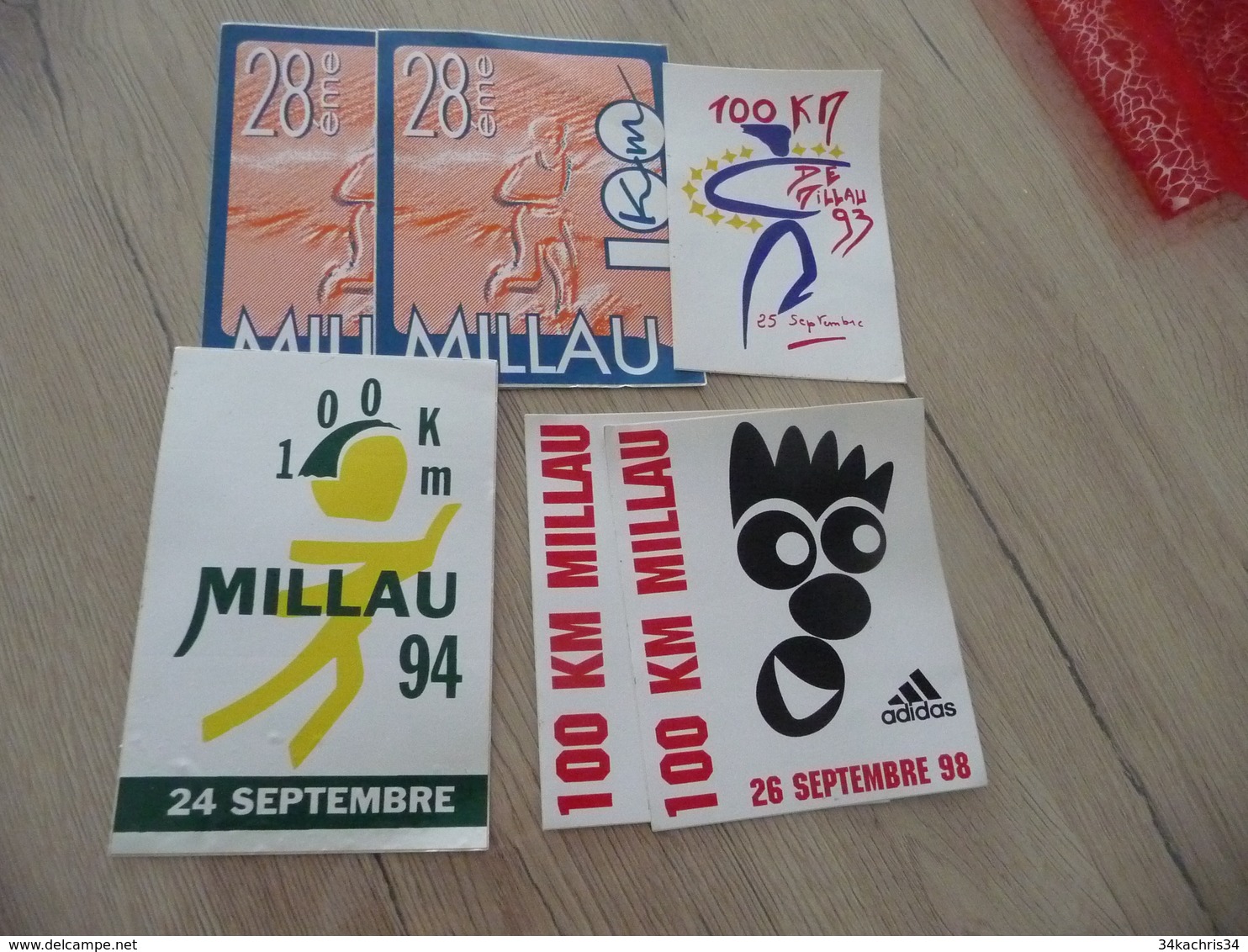 Millau Archive écussons Et Auto Collants 12 Pièces Sur Les 100 Km De Millau Athlétisme - Athlétisme