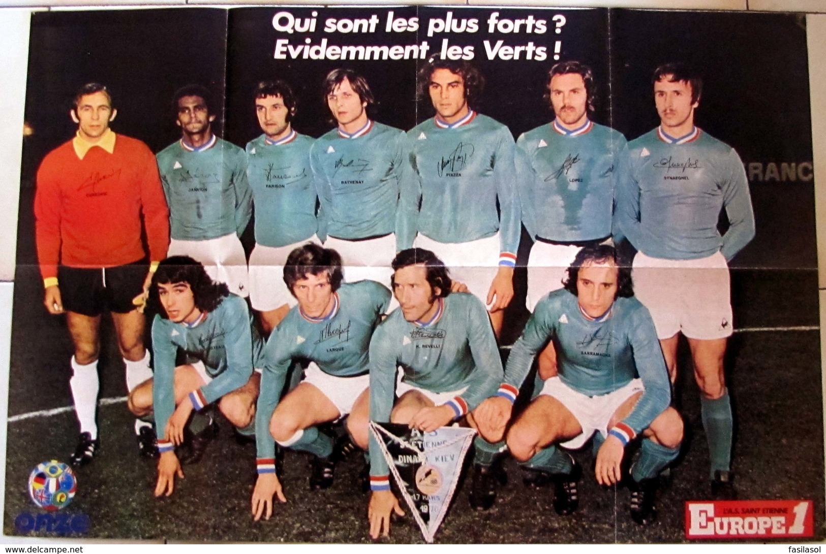 AS SAINT-ETIENNE : Poster Année 1976 (55x83cm) + Revue Onze + 8 Feuilles Avec Autographes + ASSE Actualités - Autographes