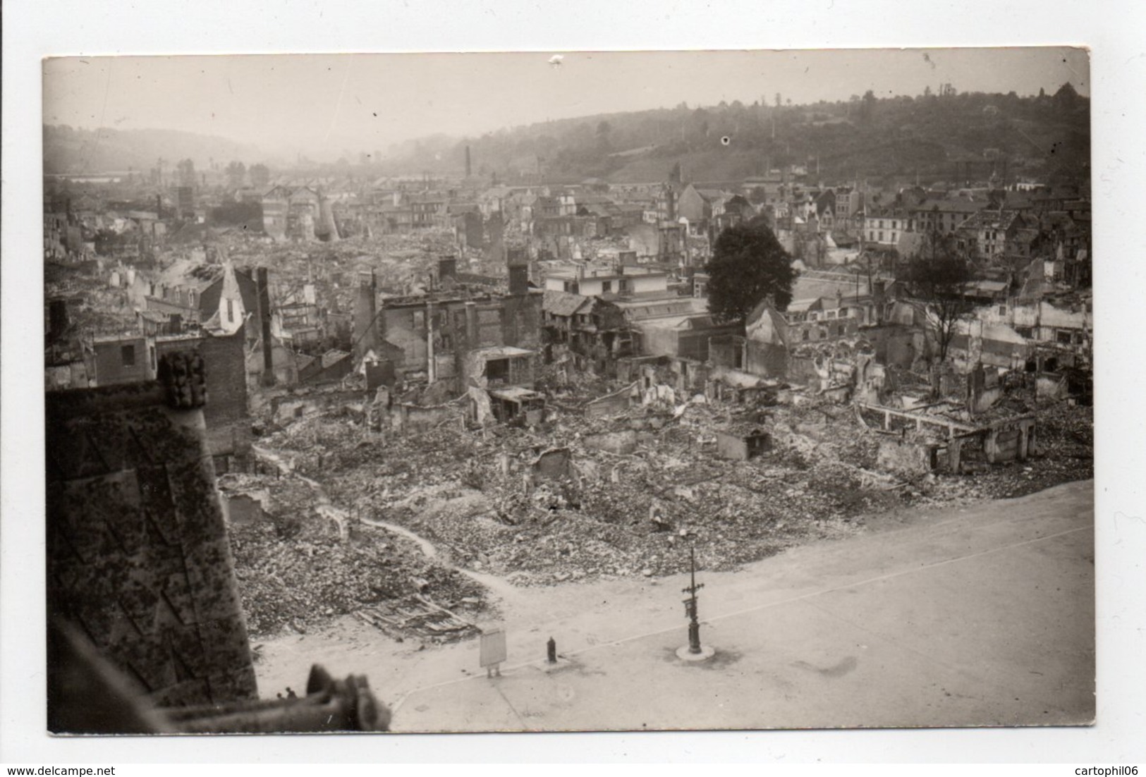 - CPA LISIEUX (14) - Bombardement Juin 1944 - Photo Prise De La Cathédrale Saint-Pierre - - Lisieux