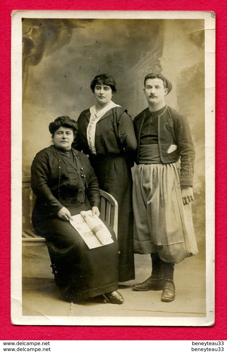CARTE PHOTO (Réf : X323)  «MILITARIA GUERRE 1914-1918» ZOUAVE Et Sa Famille - Guerre 1914-18