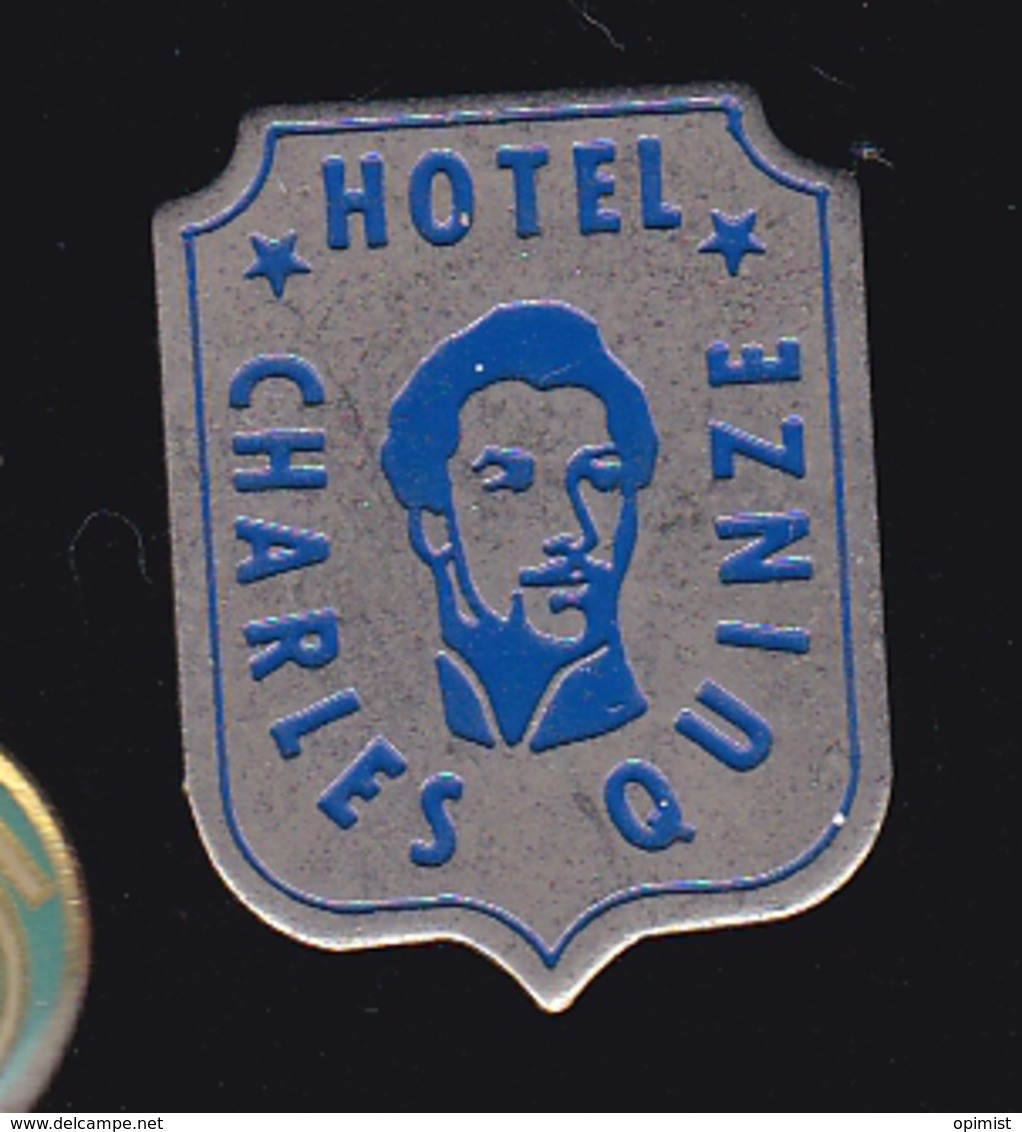 60572-Pin's.hotel Charles Quinze.signé Tosca... - Personnes Célèbres