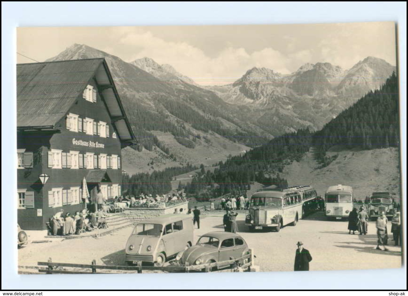 Y13090/ Kleinwalsertal  Gasthof Alte Krone,  Omnibus  VW Käfer Foto AK Ca. 1955 - Sonstige & Ohne Zuordnung