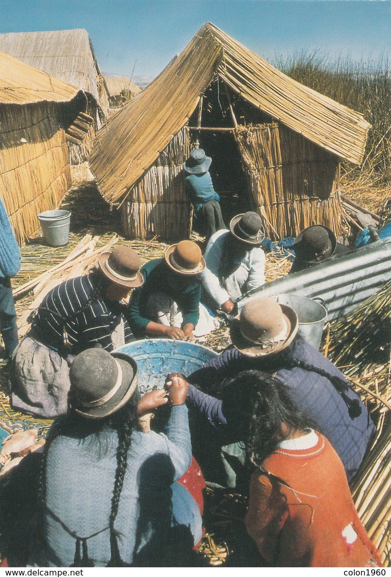 POSTAL DE PERU. "LOS UROS", GRUPO ÉTNICO QUE HABITAN EN EL LAGO TITICACA. (709). - Perú