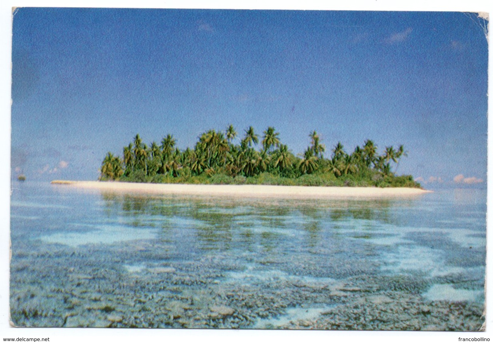 MALDIVES - GEM OF AN ISLAND / THEMATIC STAMP-COSTUMES / EDUCATION - Maldive