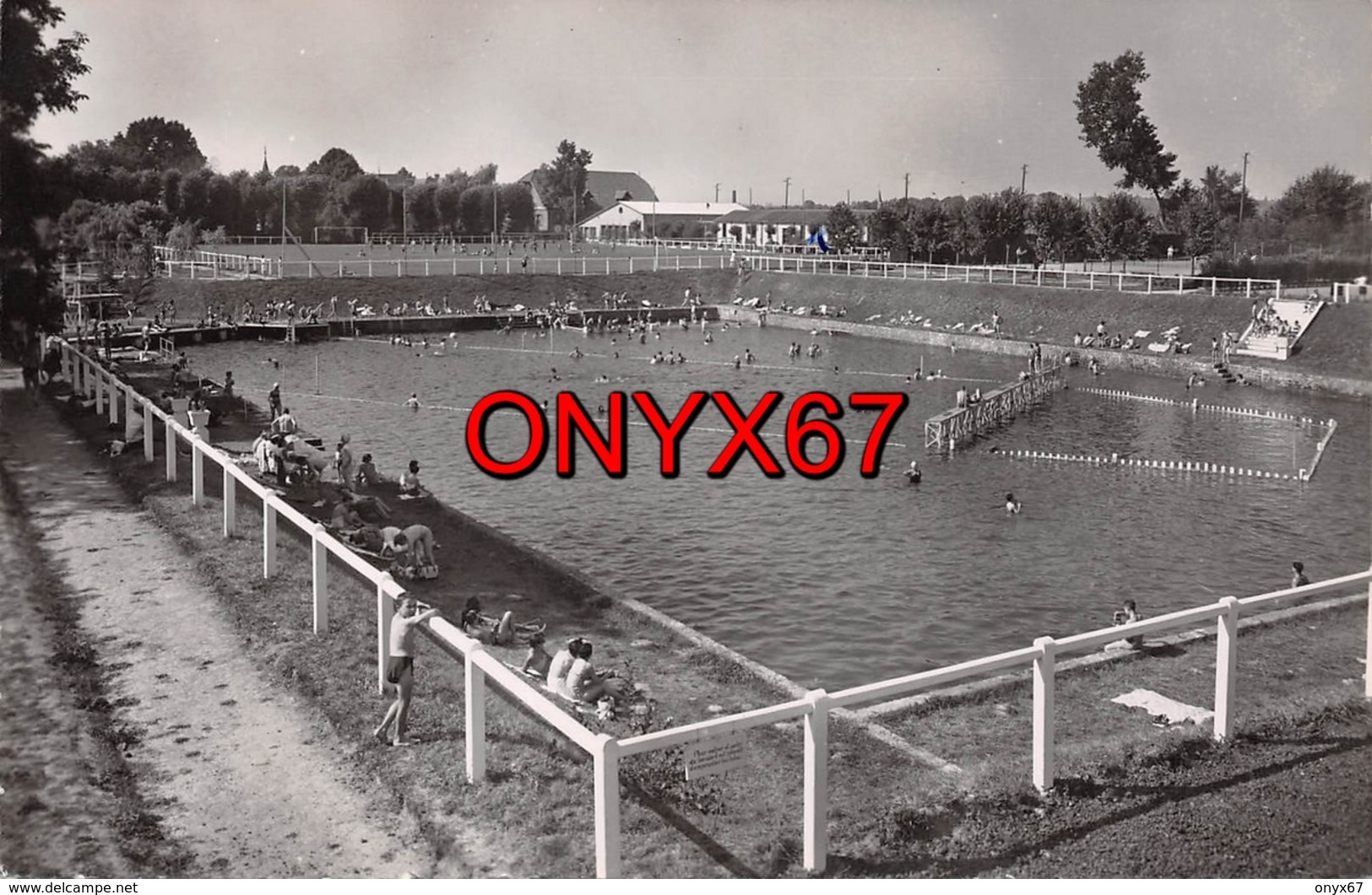 Carte Postale Photo Piscine Et Stade- A SITUER A LOCALISER STADE-STADIUM-STADIO-FOOT-FOOTBALL-SPORT - Da Identificare