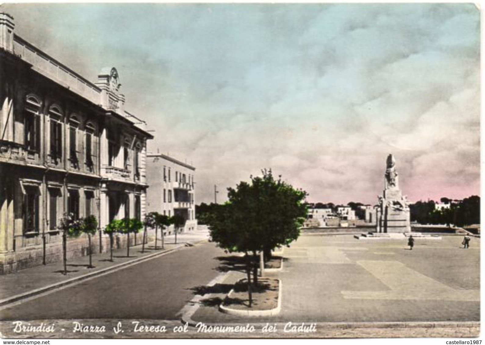 Brindisi - Piazza S. Teresa Col Monumento Dei Caduti - Brindisi