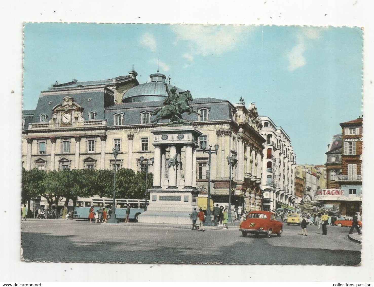 Cp, 63 , CLERMONT FERRAND ,place De Jaude,monument à Vercingétorix ,le Théâtre, Voyagée 1964 - Clermont Ferrand