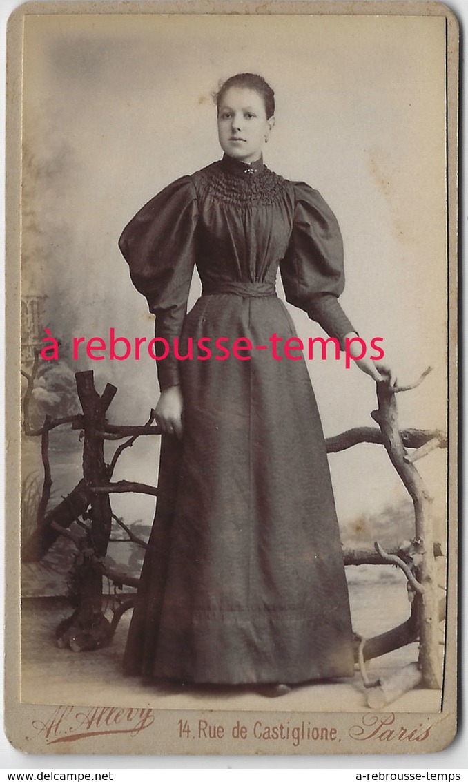 CDV Jeune Femme élégante-photo Allevy à Paris - Anciennes (Av. 1900)