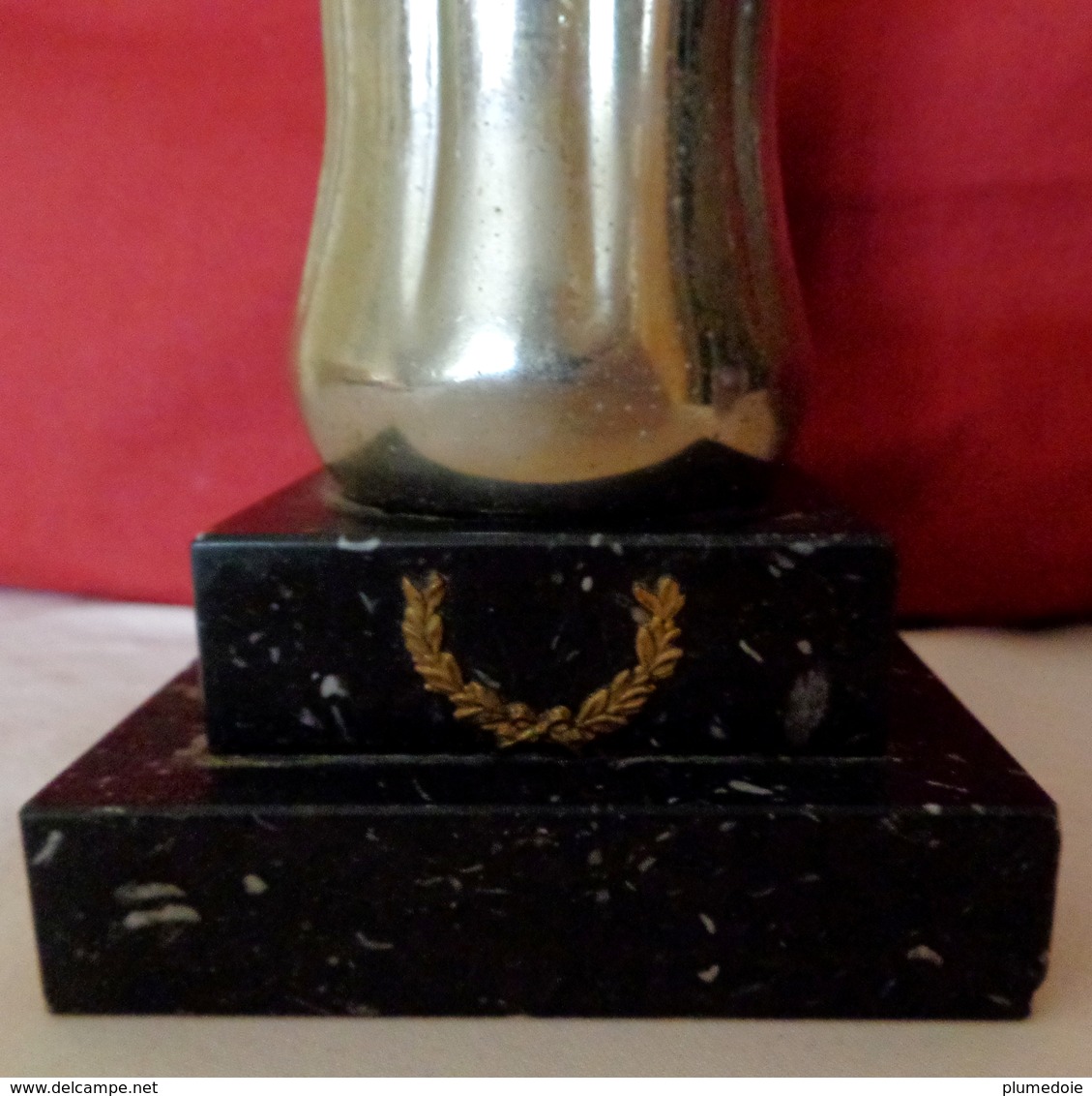 TROPHEE  COCA COLA   , Bouteille Taille Réelle  Métal Argenté  Socle Marbre Noir  OLD  BOTTLE SILVER METAL TROPHY 1960 ' - Flaschen