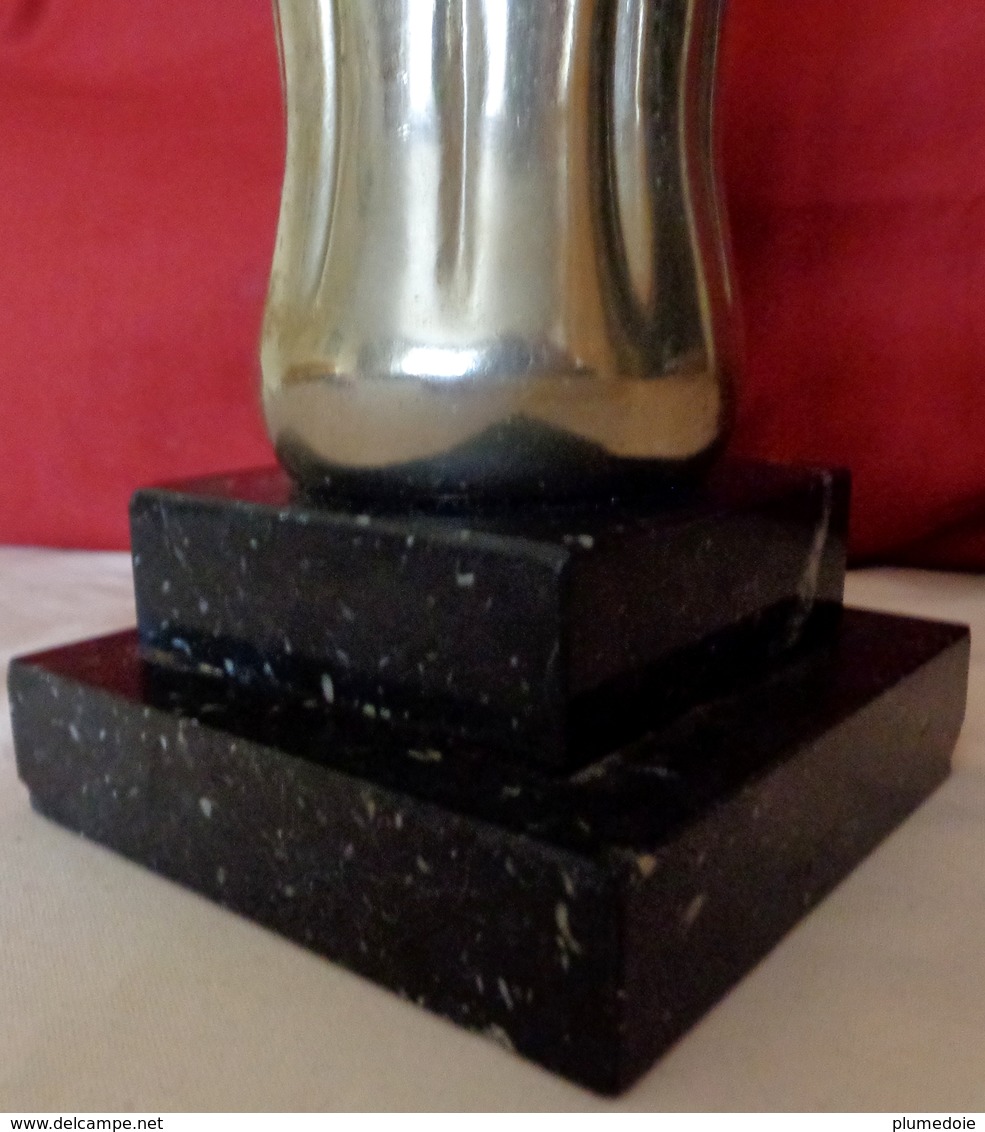 TROPHEE  COCA COLA   , bouteille taille réelle  métal argenté  socle marbre noir  OLD  BOTTLE SILVER METAL TROPHY 1960 '