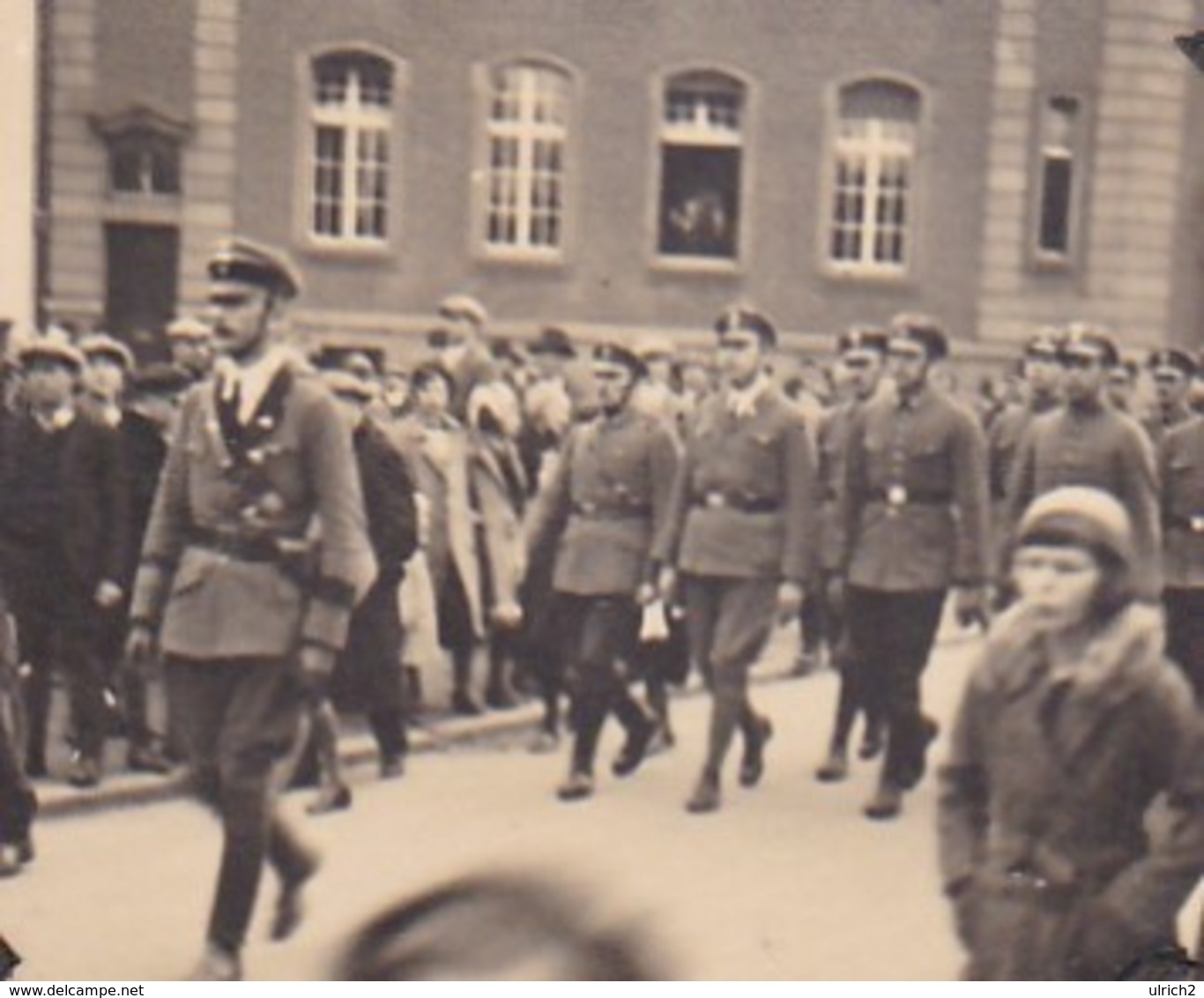 Foto Soldaten Bei Parade - Aufmarsch - 2. WK - 6*5cm  (46425) - Krieg, Militär