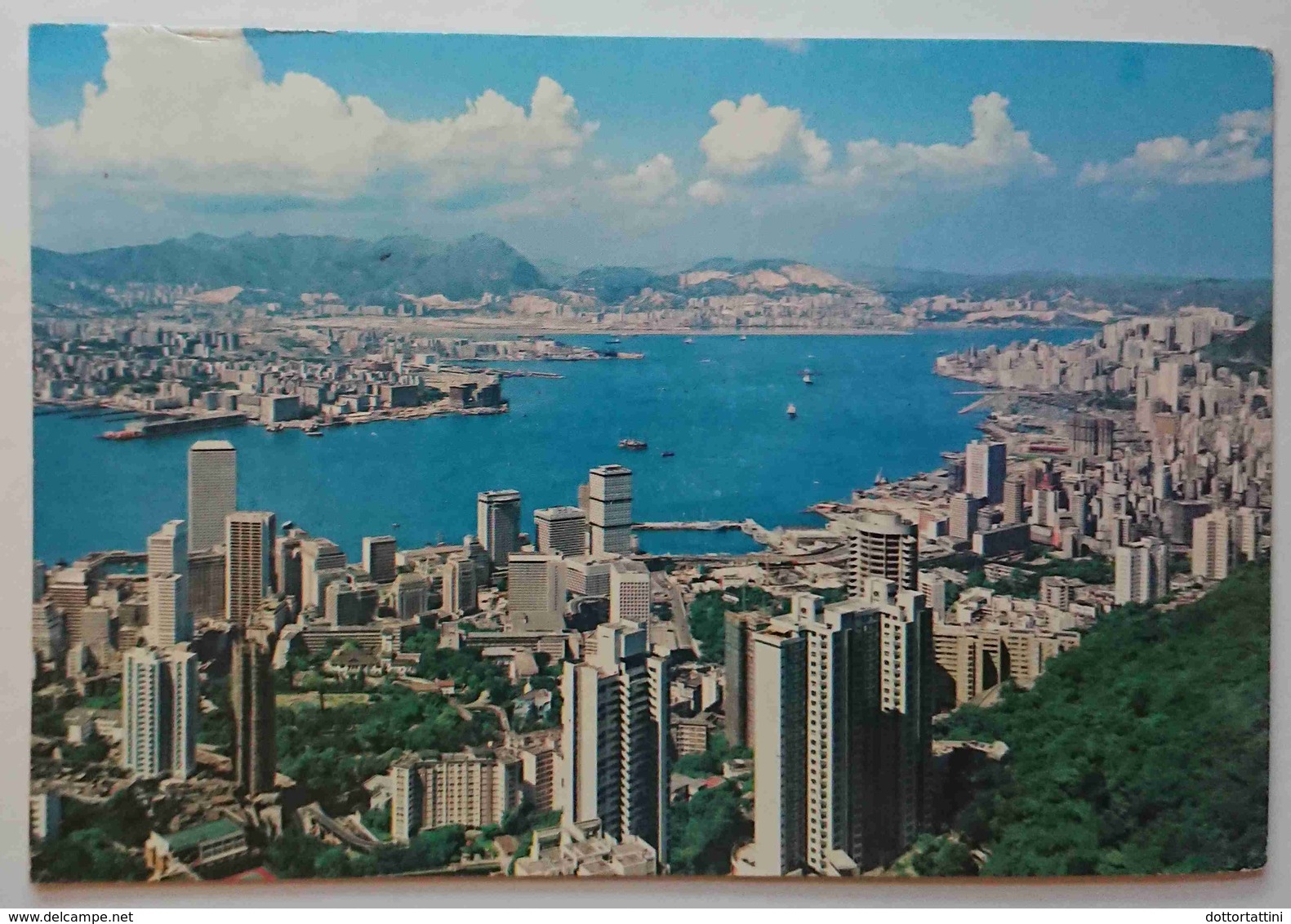 HONG KONG - The Harbour, And In The Distance, The Kowloon Peninsula -   Vg - Cina (Hong Kong)