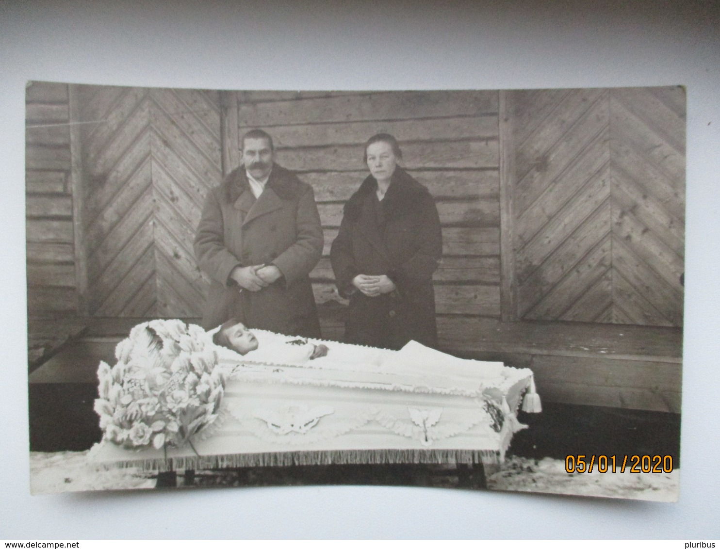 POST MORTEM , FUNERAL , DEAD LITTLE GIRL IN COFFIN , 0 - Funeral