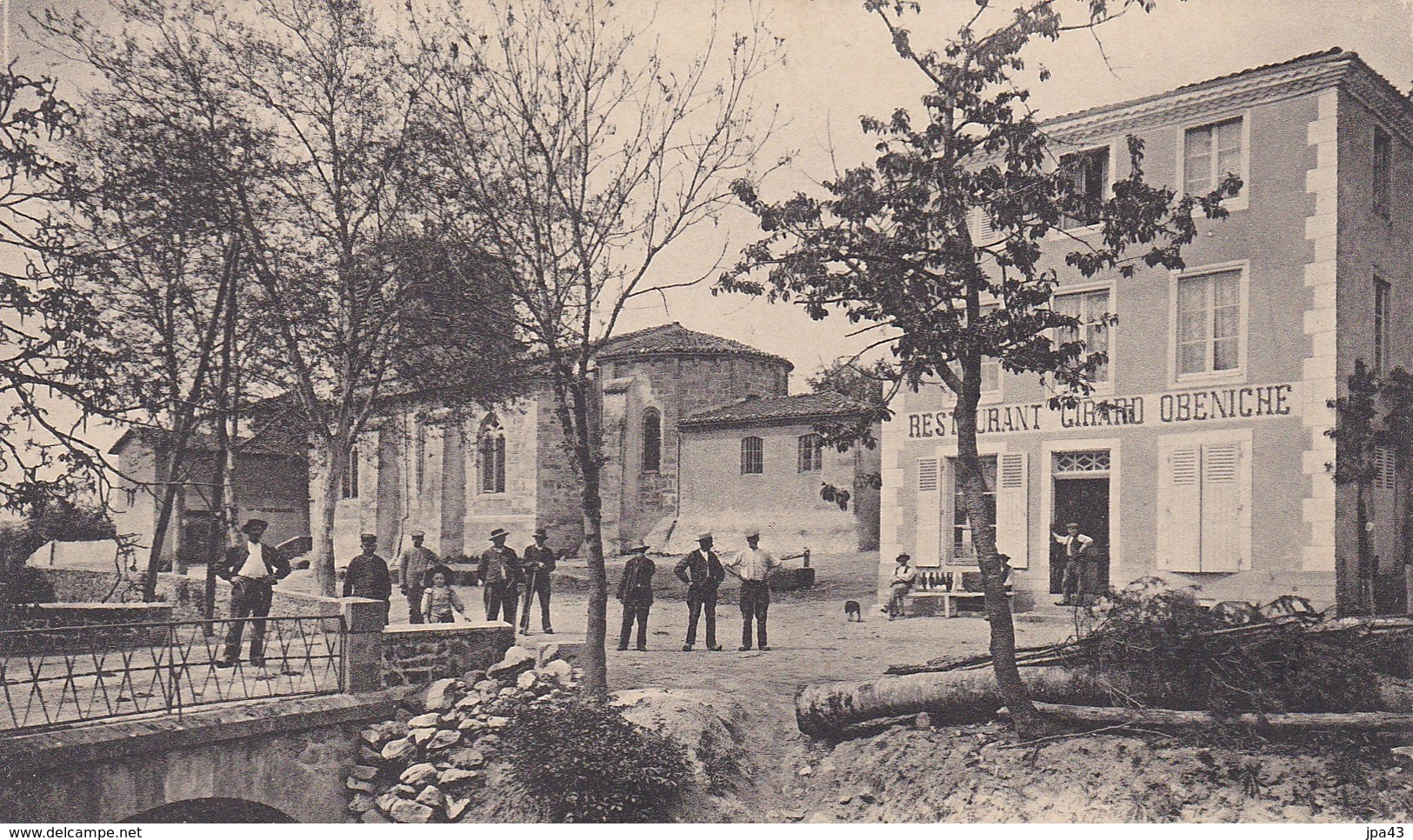 BEURRIERES Pont Et Place De L Eglise - Autres & Non Classés