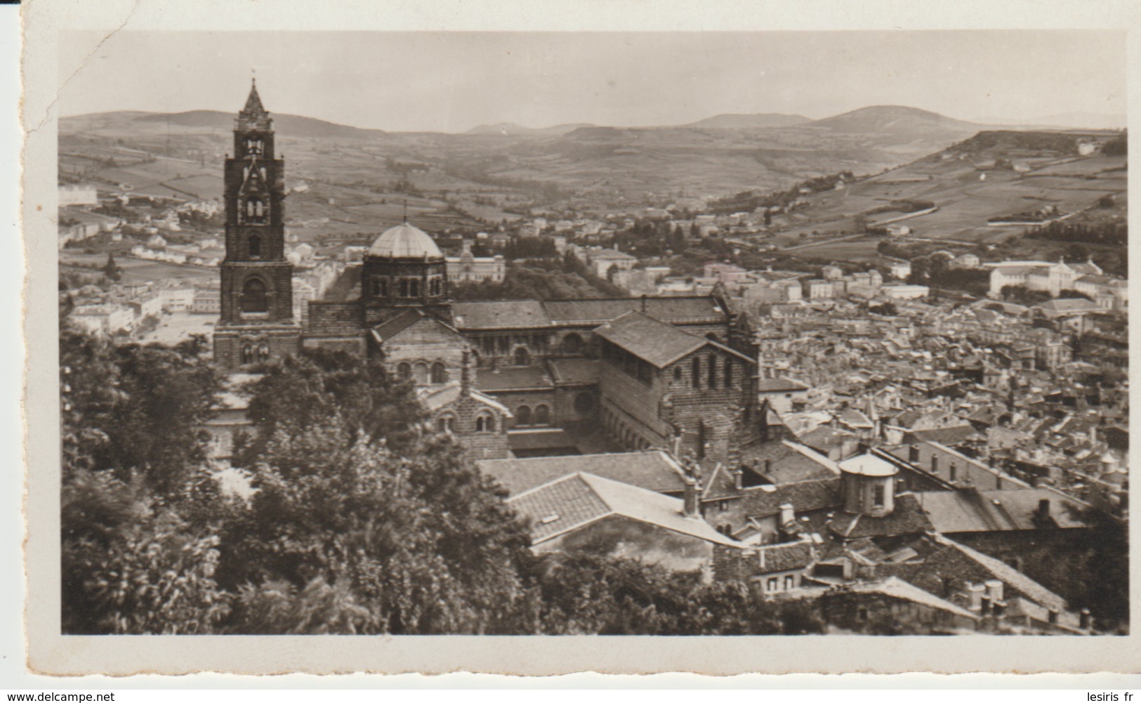 PHOTO - LE PUY - VUE GÉNÉRALE ET VUE LATÉRALE DE LA CATHÉDRALE - 30 - Lugares