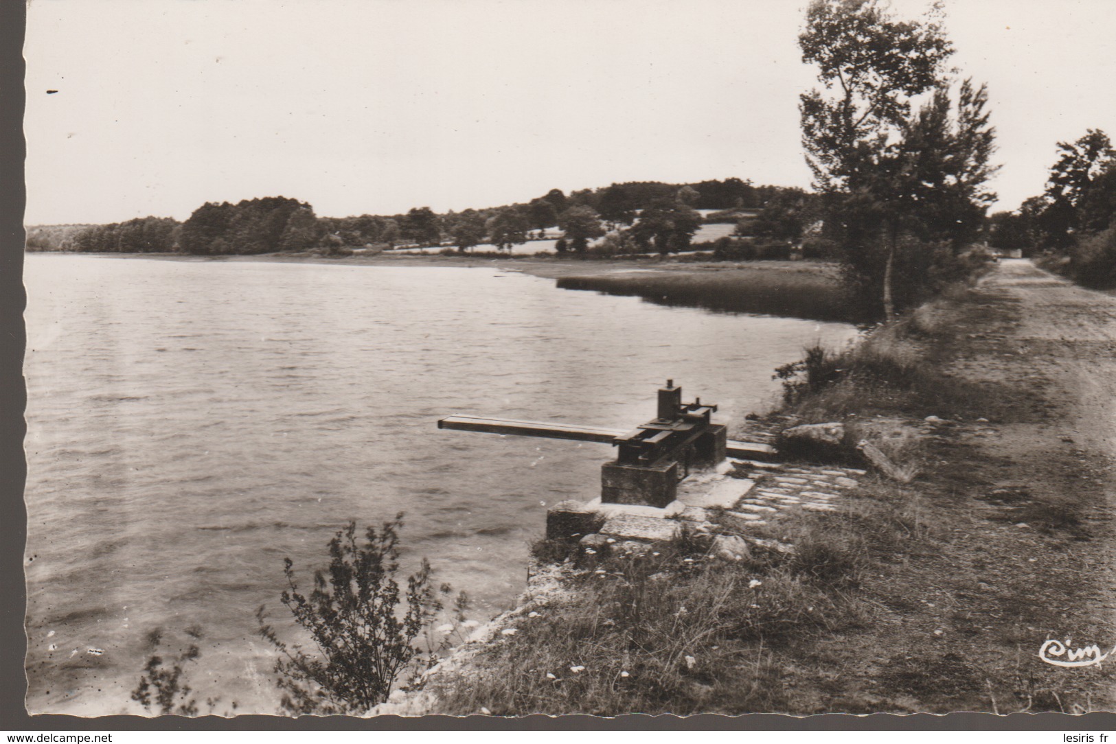 C. P. A. - PHOTO - ST BONNET TRONCAIS - ÉTANG DE ST BONNET - LA CHAUSSÉE - CIM - - Autres & Non Classés