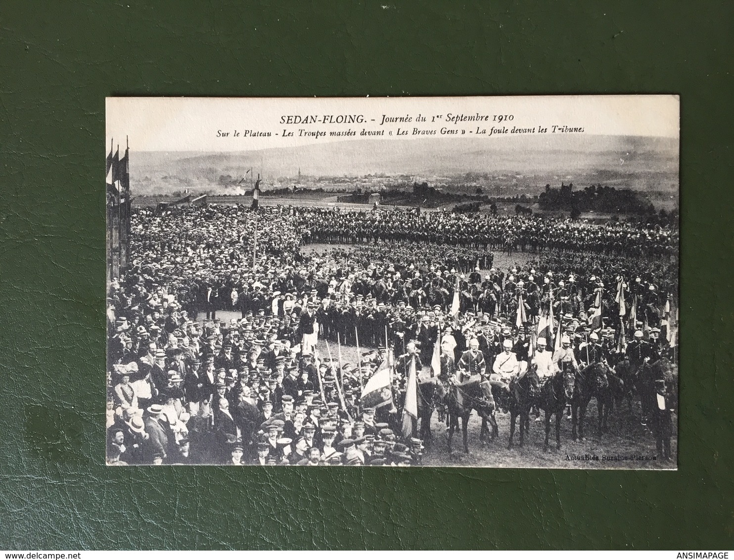 SEDAN-FLOING Journée Du 1° Sept 1910-Sur Le Plateau-Les Troupes Massées Devant Le Monument"les Braves Gens" - Sedan