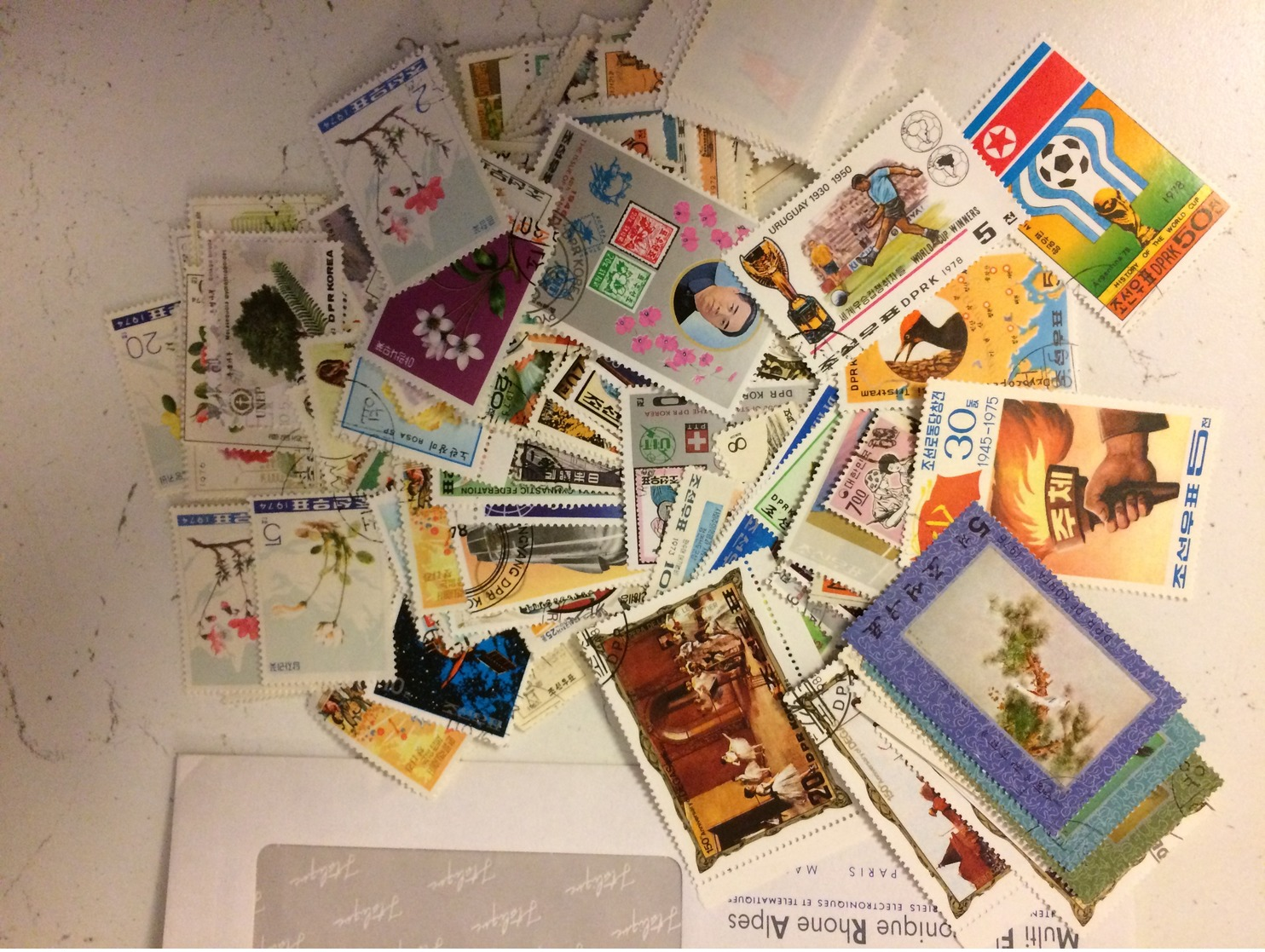 Lot timbres oblitérés Français Pays + Recommandé du Monde plusieurs centaines voir photos Flammes