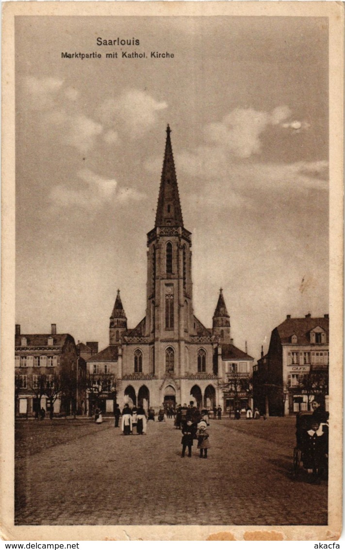 CPA AK Saarlouis Marktplatz Mit Kathol.Kirche GERMANY (939494) - Kreis Saarlouis