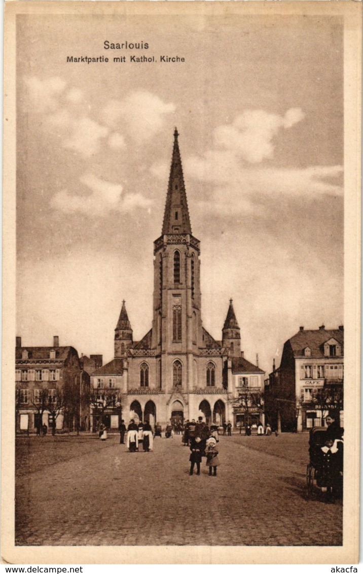 CPA AK Saarlouis Marktplatz Mit Kathol.Kirche GERMANY (939495) - Kreis Saarlouis