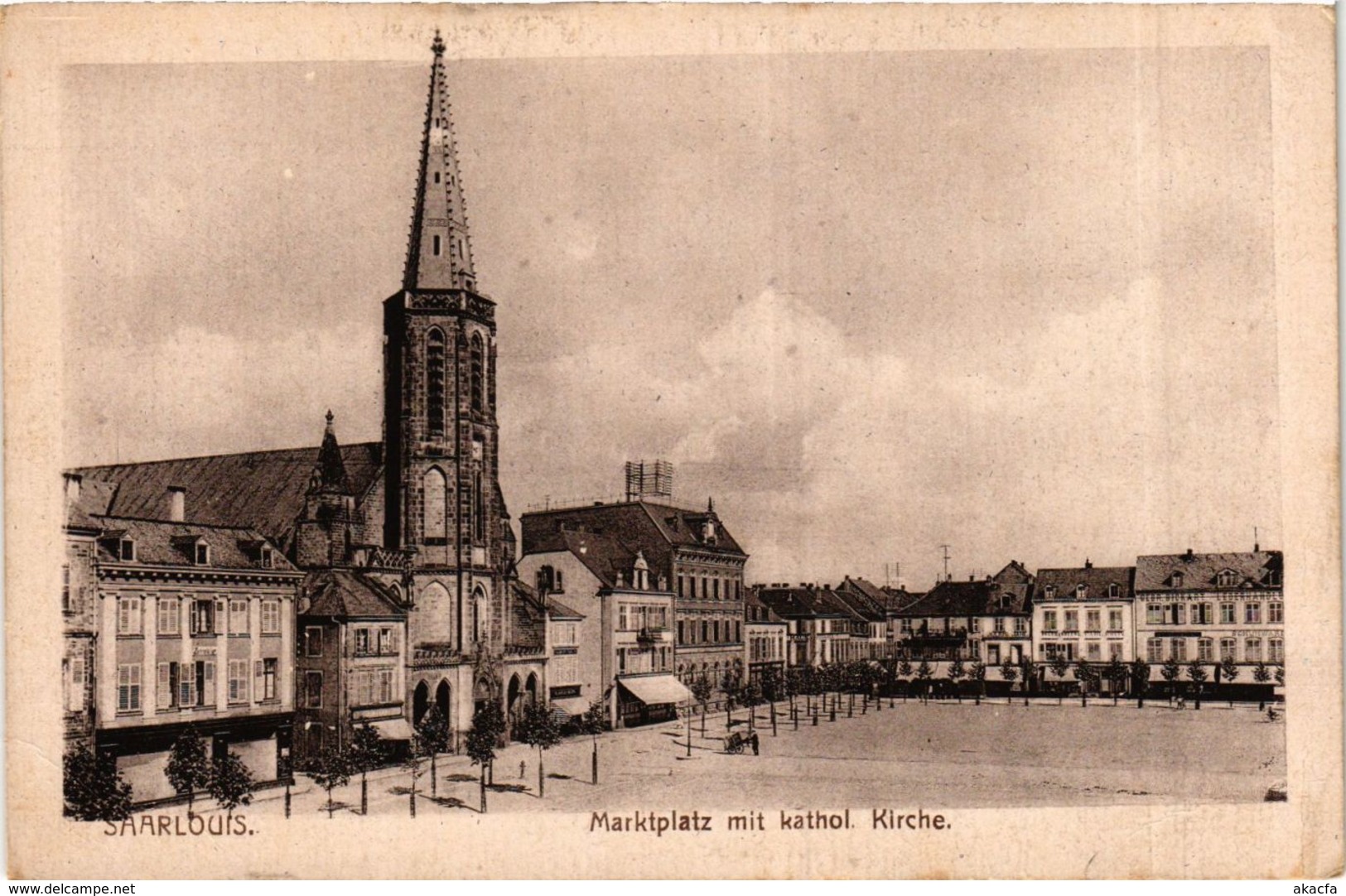 CPA AK Saarlouis Marktplatz Mit Kathol.Kirche GERMANY (939510) - Kreis Saarlouis