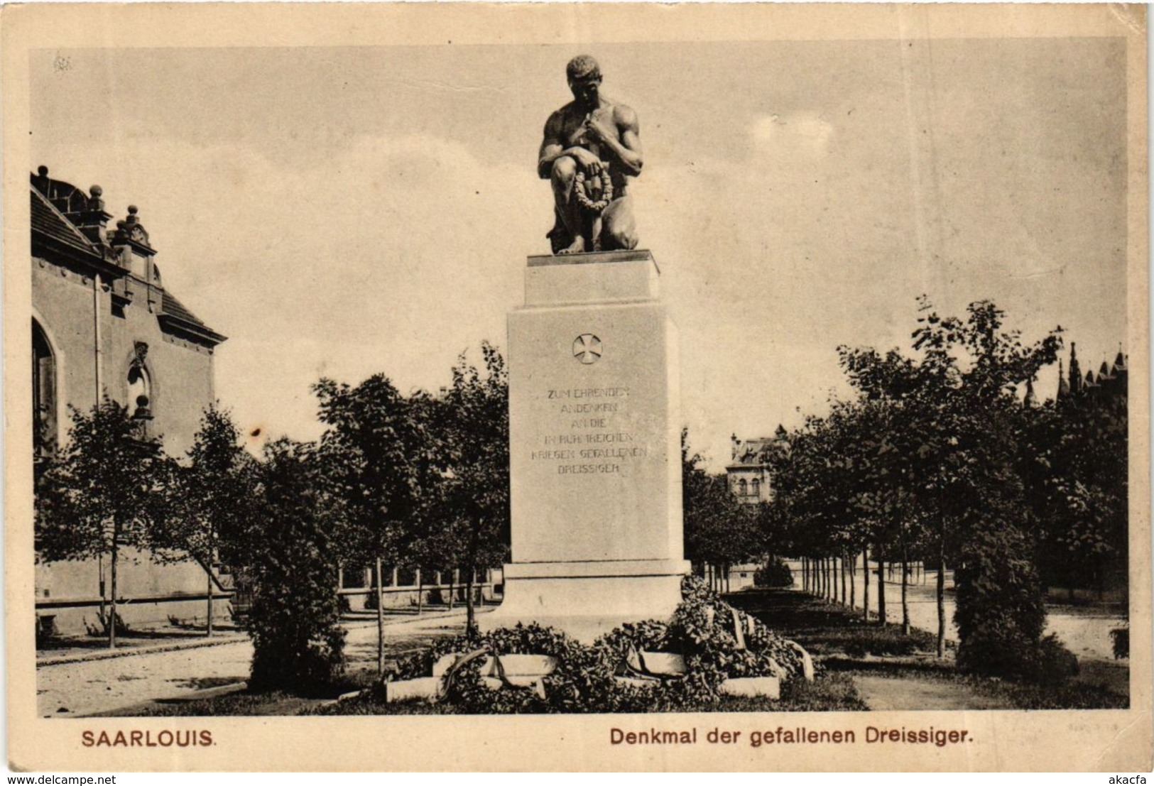 CPA AK Saarlouis Denkmal Der Gefallenen Dreissiger GERMANY (939578) - Kreis Saarlouis