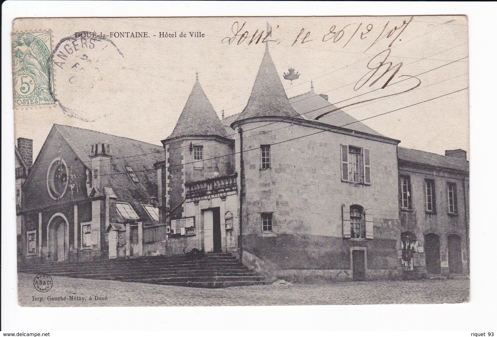 DOUÉ-la-FONTAINE -  Hôtel De Ville - Doue La Fontaine