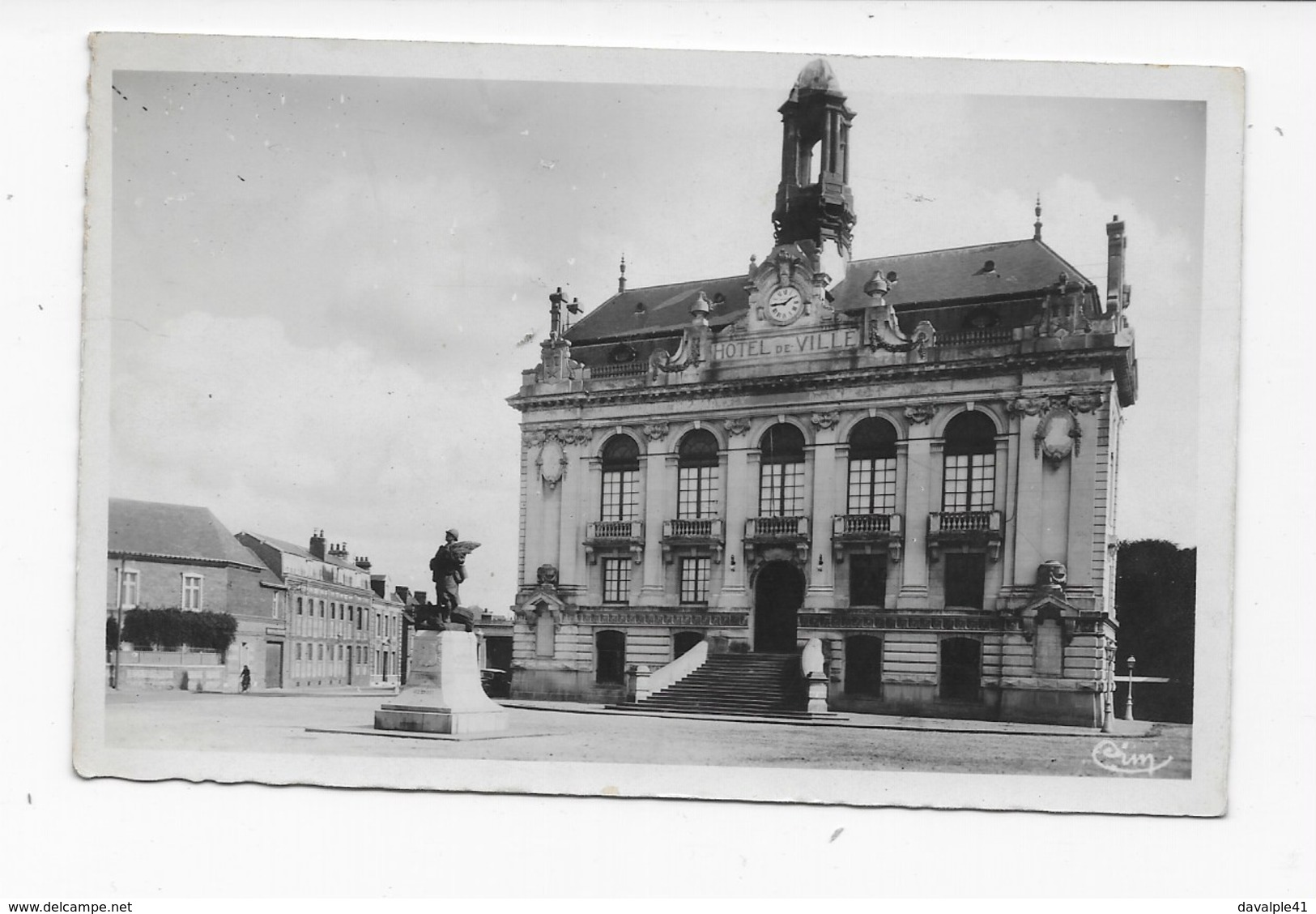 76   YVETOT  PLACE DE LA MAIRIE     2 SCANS - Yvetot