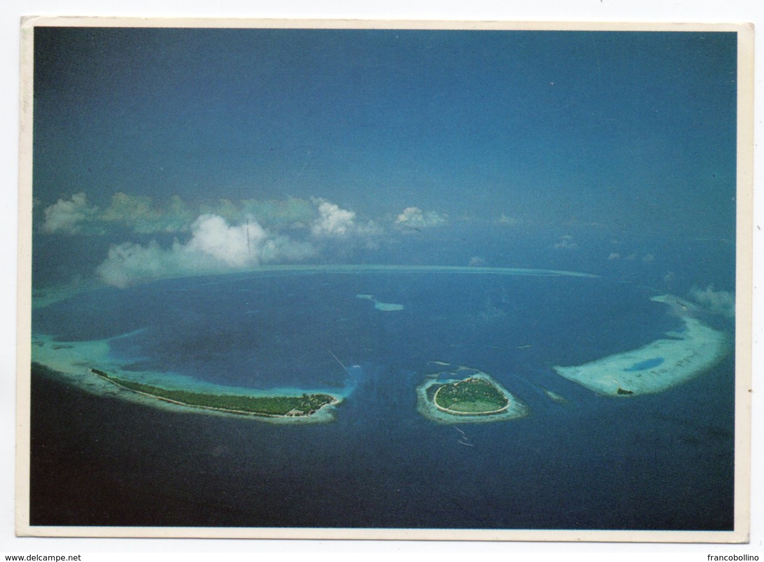 MALDIVES - KURAMATHI (PHOTO MICHAEL FRIEDEL) / THEMATIC STAMPS-WORLD COMMUNICATIONS YEAR/EDUCATION - Maldiven