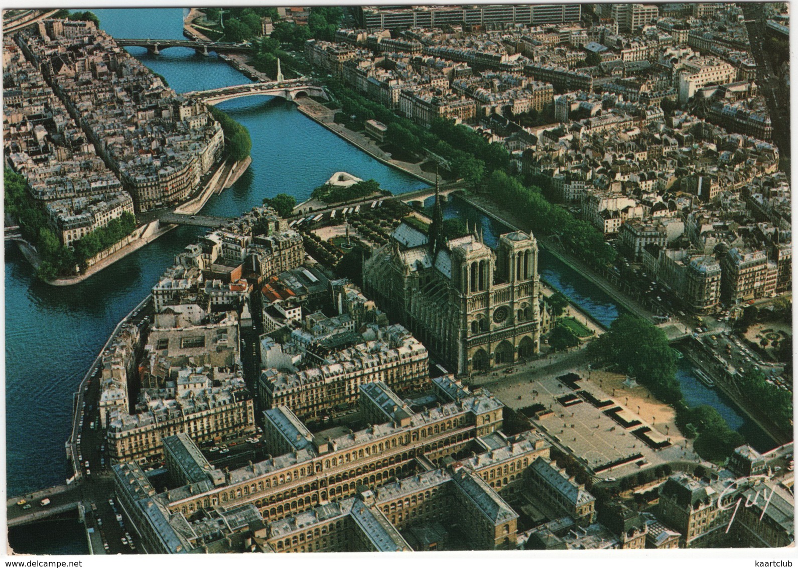 En Survolant Paris... - L'ile De La Cité, La Seine, Place Du Parvis Notre Dame Etc. - (1981) - Notre-Dame De Paris