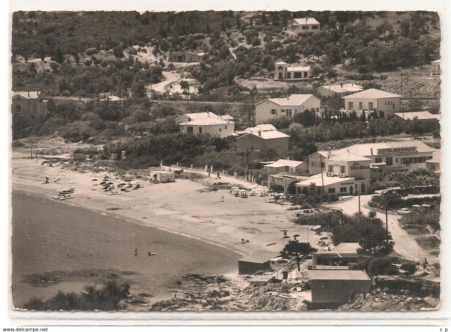 Le Lavandou - Saint Clair -  La Plage Et Les Hotels    - CPSM ° - Le Lavandou