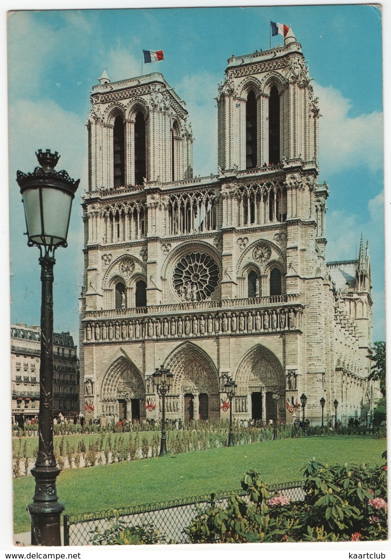 Sous Le Ciel De Paris -  Notre-Dame - (1977) - Notre-Dame De Paris